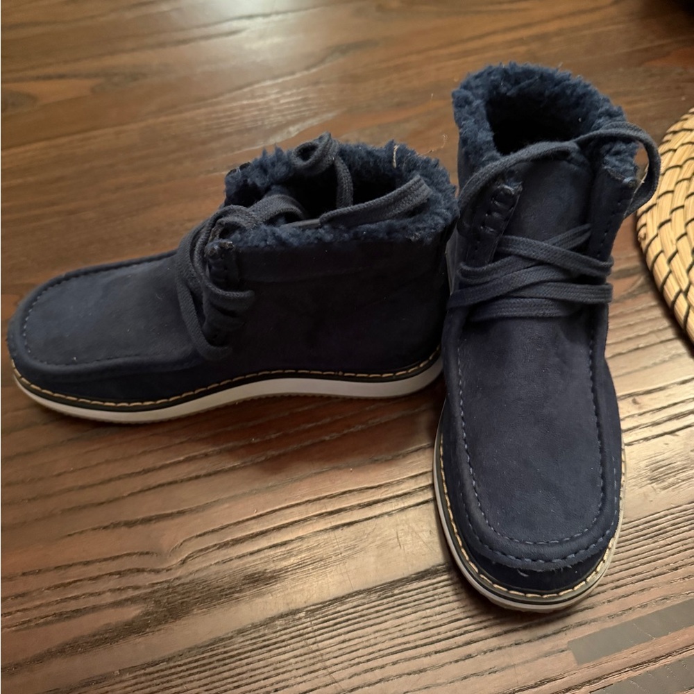 GAP Kids Navy Boots with Fur Lining